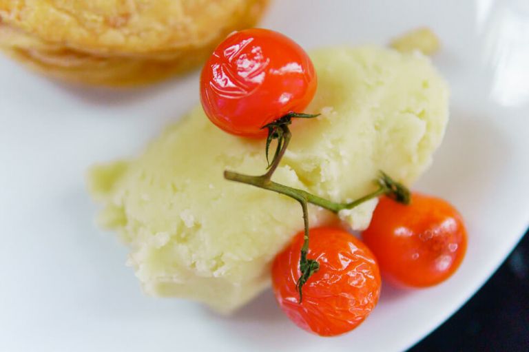 highcliffe castle - fun vegan wedding in dorset - food